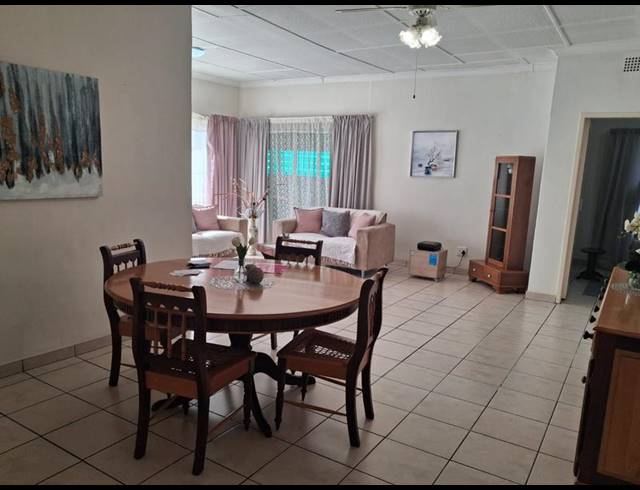 3 BEDROOM HOUSE FOR SALE IN SOUTH CREST